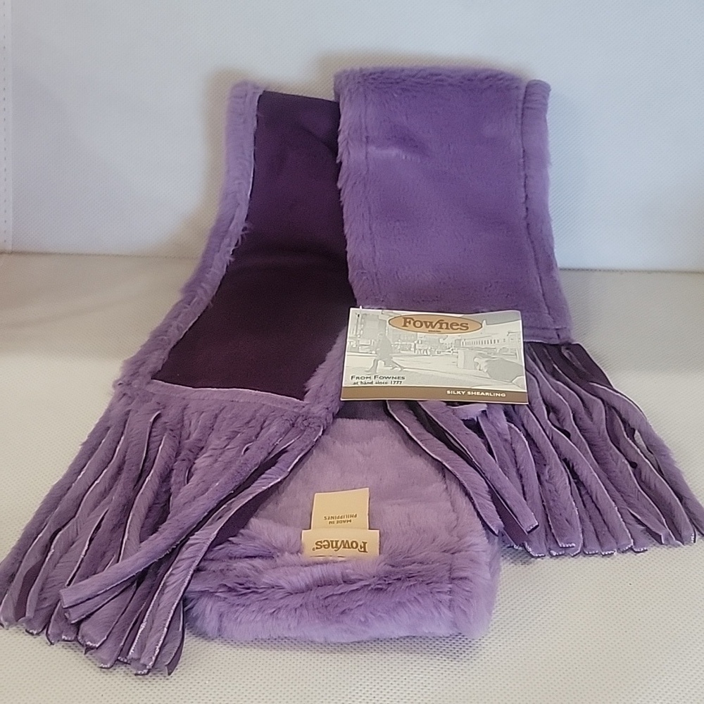 NWT - FOWNES SILKY SHEARLING PURPLE NECK SCARF